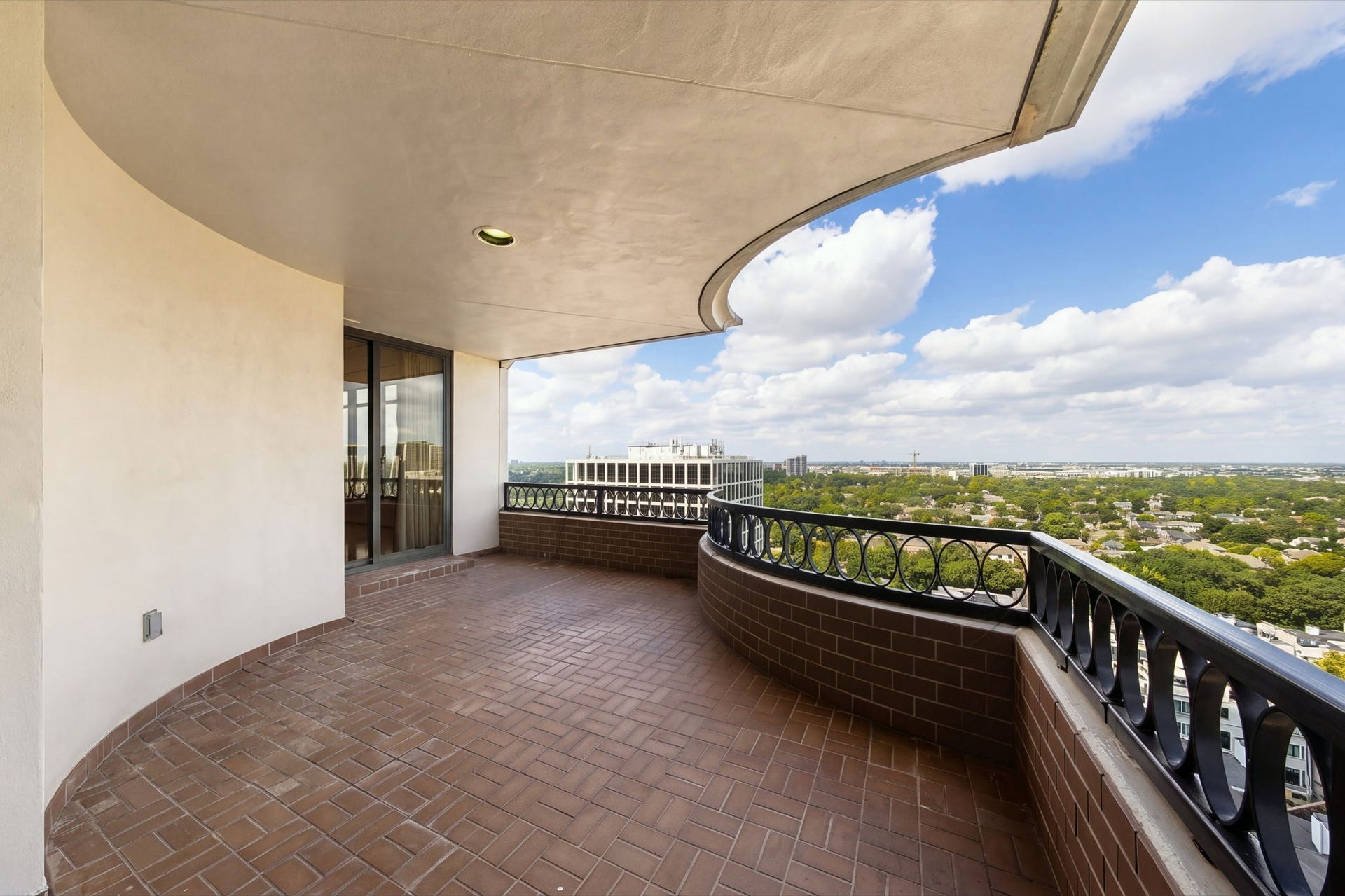 2121 Kirby Drive, #13NE, Houston, TX 77019 2121 Kirby Drive, #13NE, Houston, TX 77019