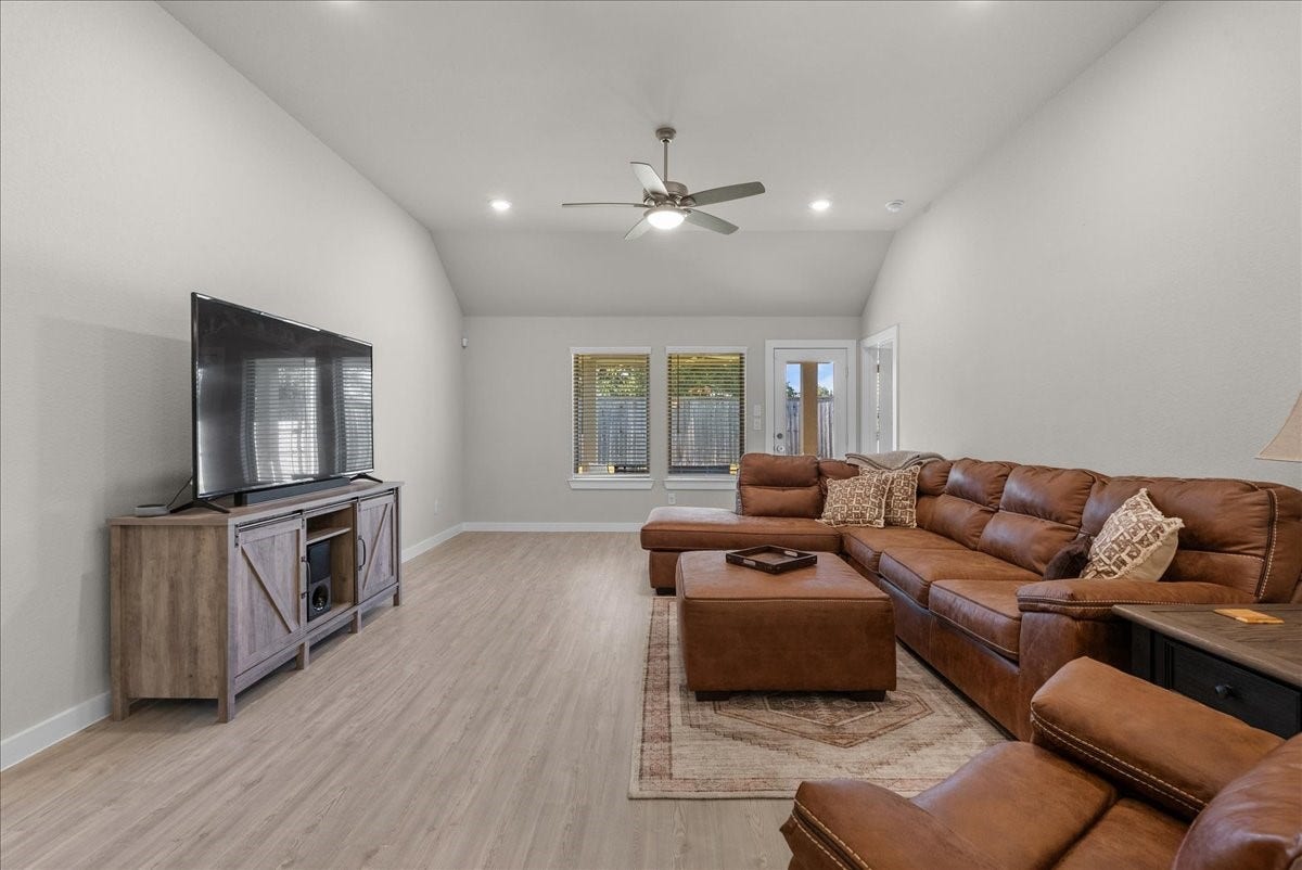 1204 Filly Creek Drive, Alvin, TX 77511 1204 Filly Creek Drive, Alvin, TX 77511