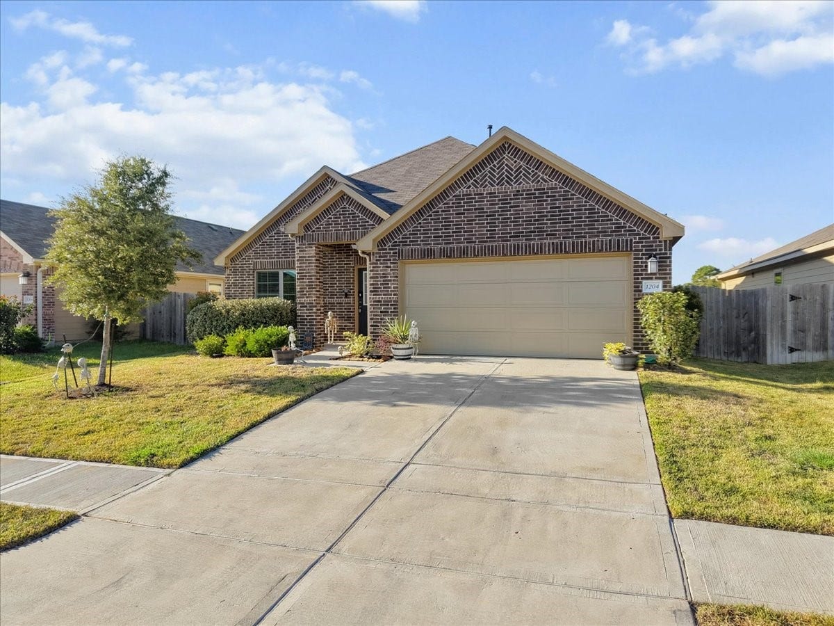 1204 Filly Creek Drive, Alvin, TX 77511 1204 Filly Creek Drive, Alvin, TX 77511
