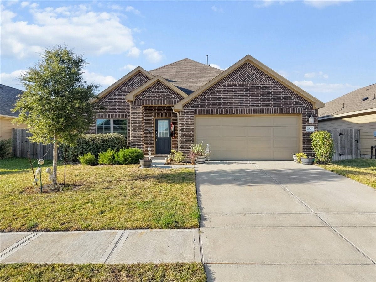 1204 Filly Creek Drive, Alvin, TX 77511 1204 Filly Creek Drive, Alvin, TX 77511