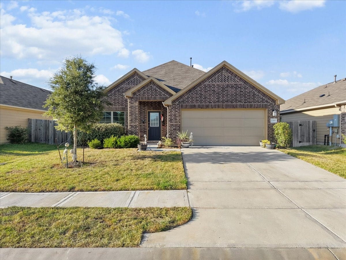 1204 Filly Creek Drive, Alvin, TX 77511 1204 Filly Creek Drive, Alvin, TX 77511