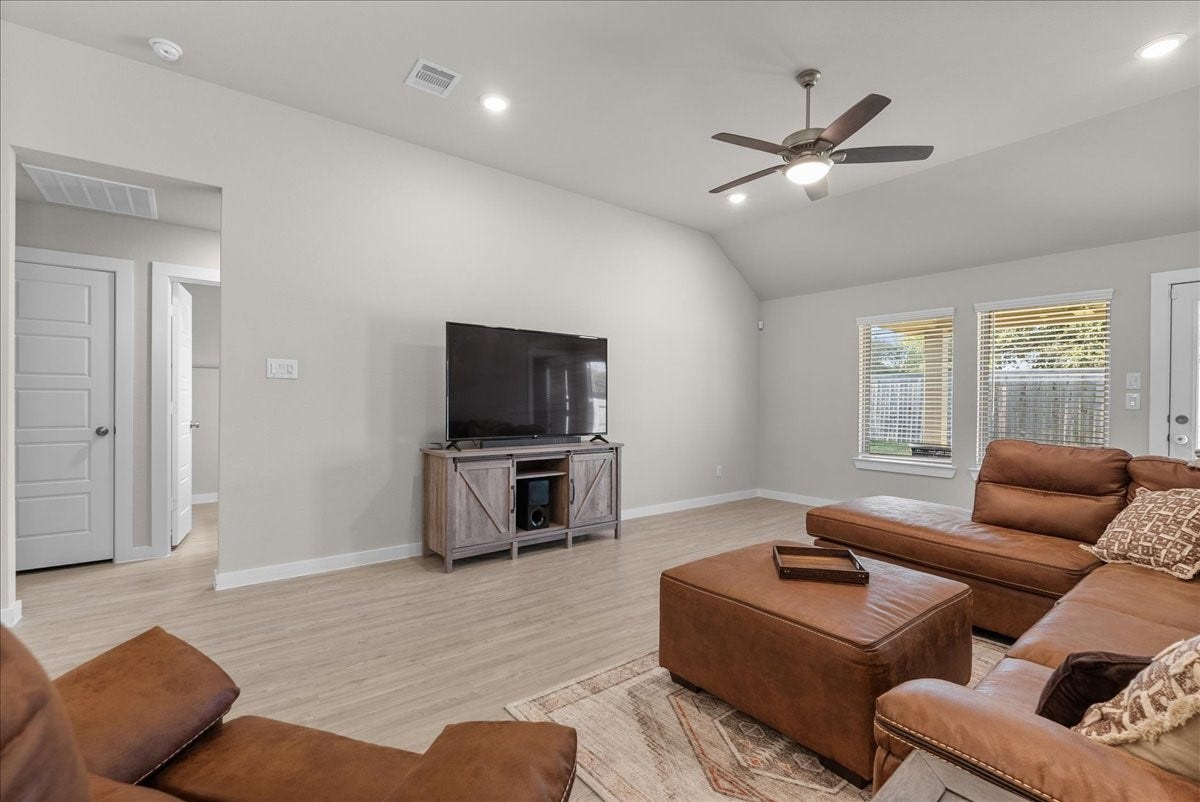 1204 Filly Creek Drive, Alvin, TX 77511 1204 Filly Creek Drive, Alvin, TX 77511