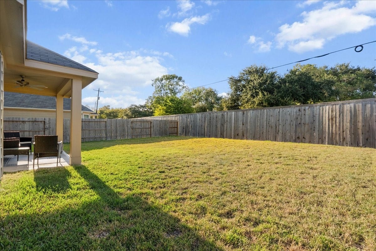 1204 Filly Creek Drive, Alvin, TX 77511 1204 Filly Creek Drive, Alvin, TX 77511