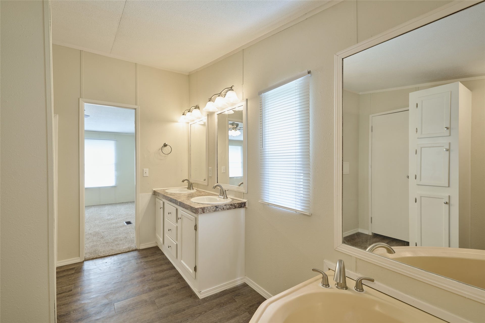 16500 Brittany Way, Conroe, TX 77306 16500 Brittany Way, Conroe, TX 77306
