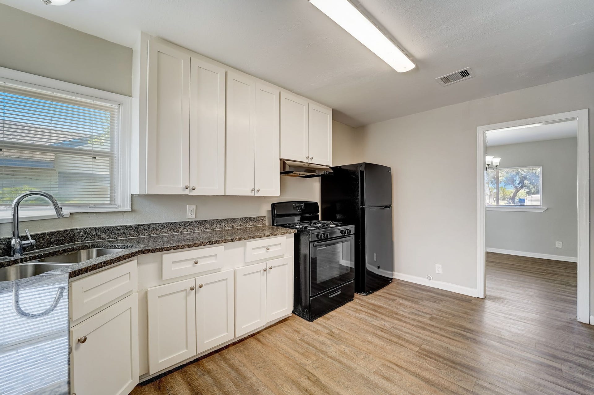1420 Foreman Street, La Marque, TX 77568 Abundant cabinet space for storage.