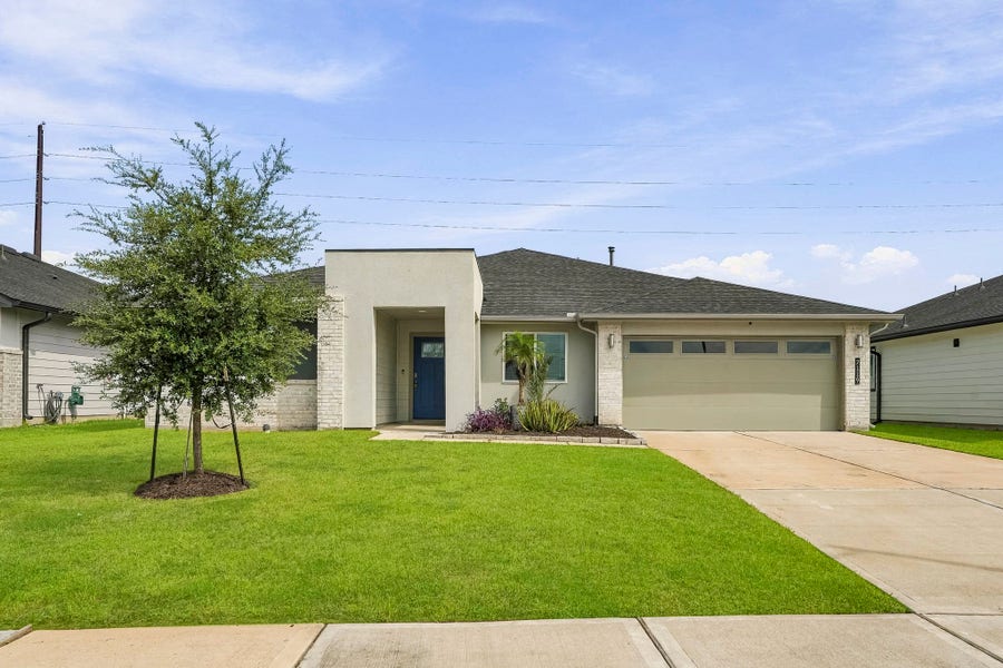 Property photo for 7119 Sunbreeze Lane, Rosenberg, TX