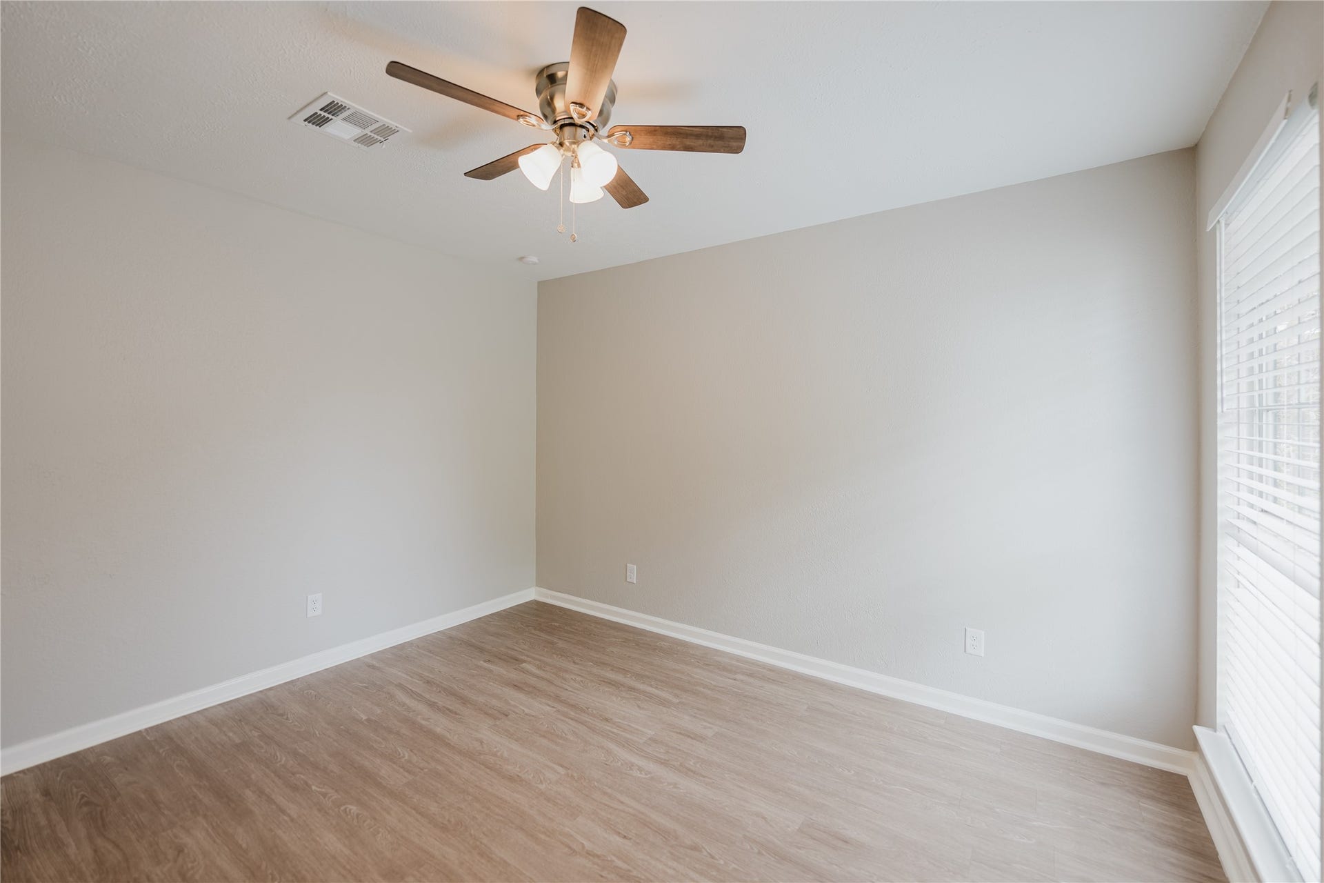1109 Missouri Street, South Houston, TX 77587 1109 Missouri Street, South Houston, TX 77587