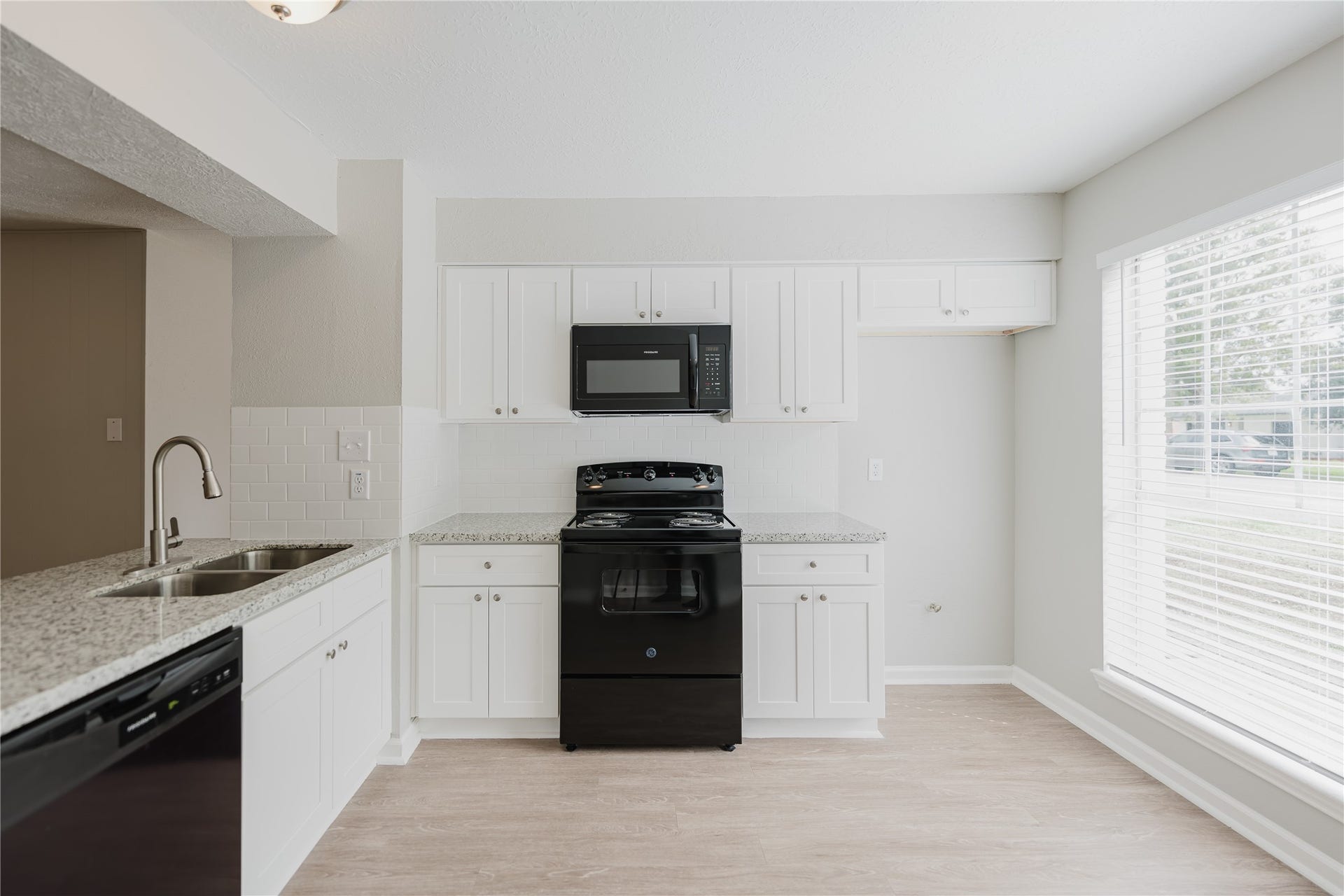 1109 Missouri Street, South Houston, TX 77587 1109 Missouri Street, South Houston, TX 77587