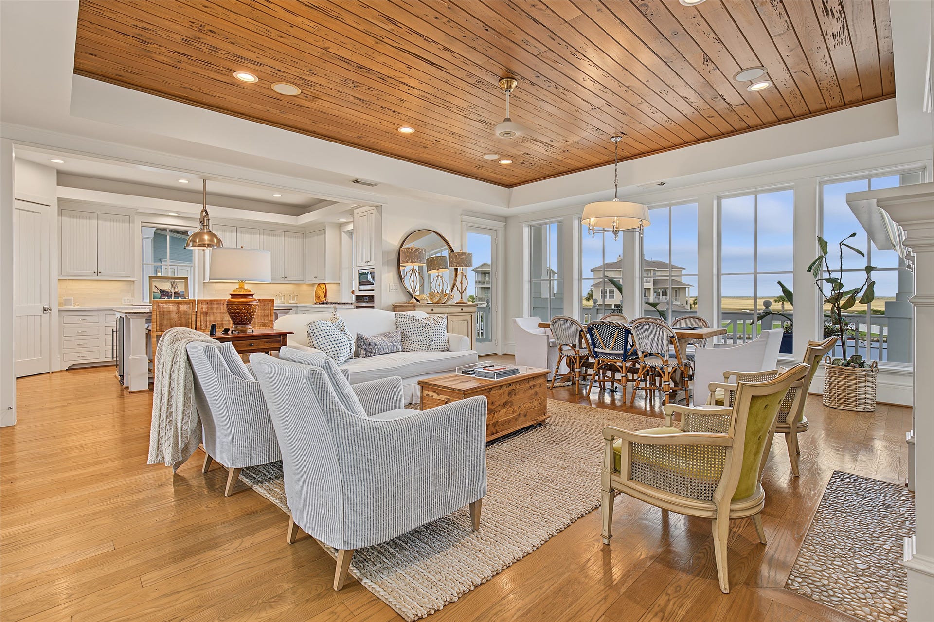 10 Islamorada, Hitchcock, TX 77563 10 Islamorada, Hitchcock, TX 77563