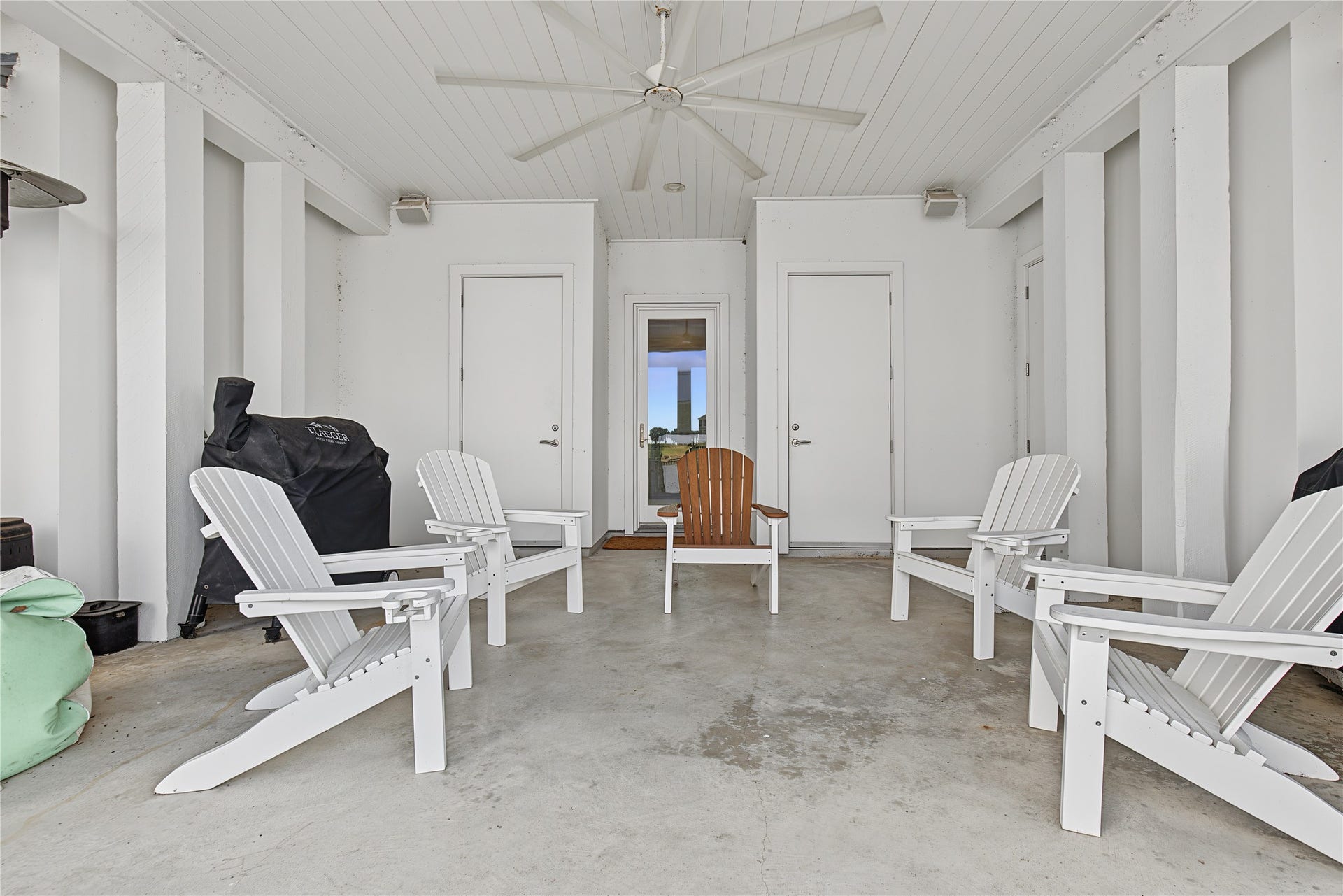 10 Islamorada, Hitchcock, TX 77563 10 Islamorada, Hitchcock, TX 77563