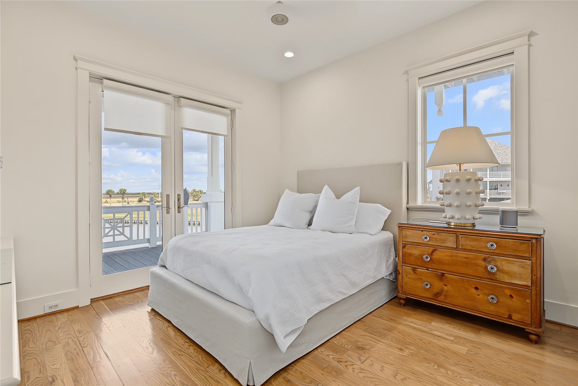10 Islamorada, Hitchcock, TX 77563 10 Islamorada, Hitchcock, TX 77563