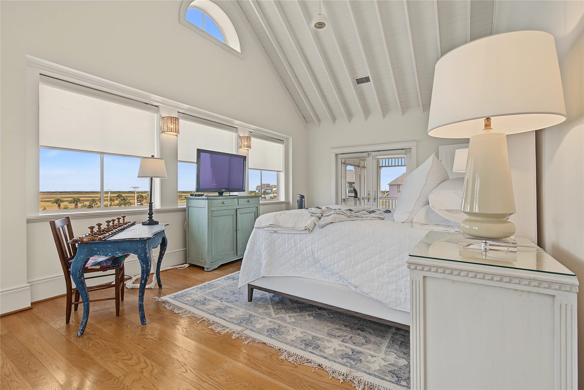 10 Islamorada, Hitchcock, TX 77563 10 Islamorada, Hitchcock, TX 77563