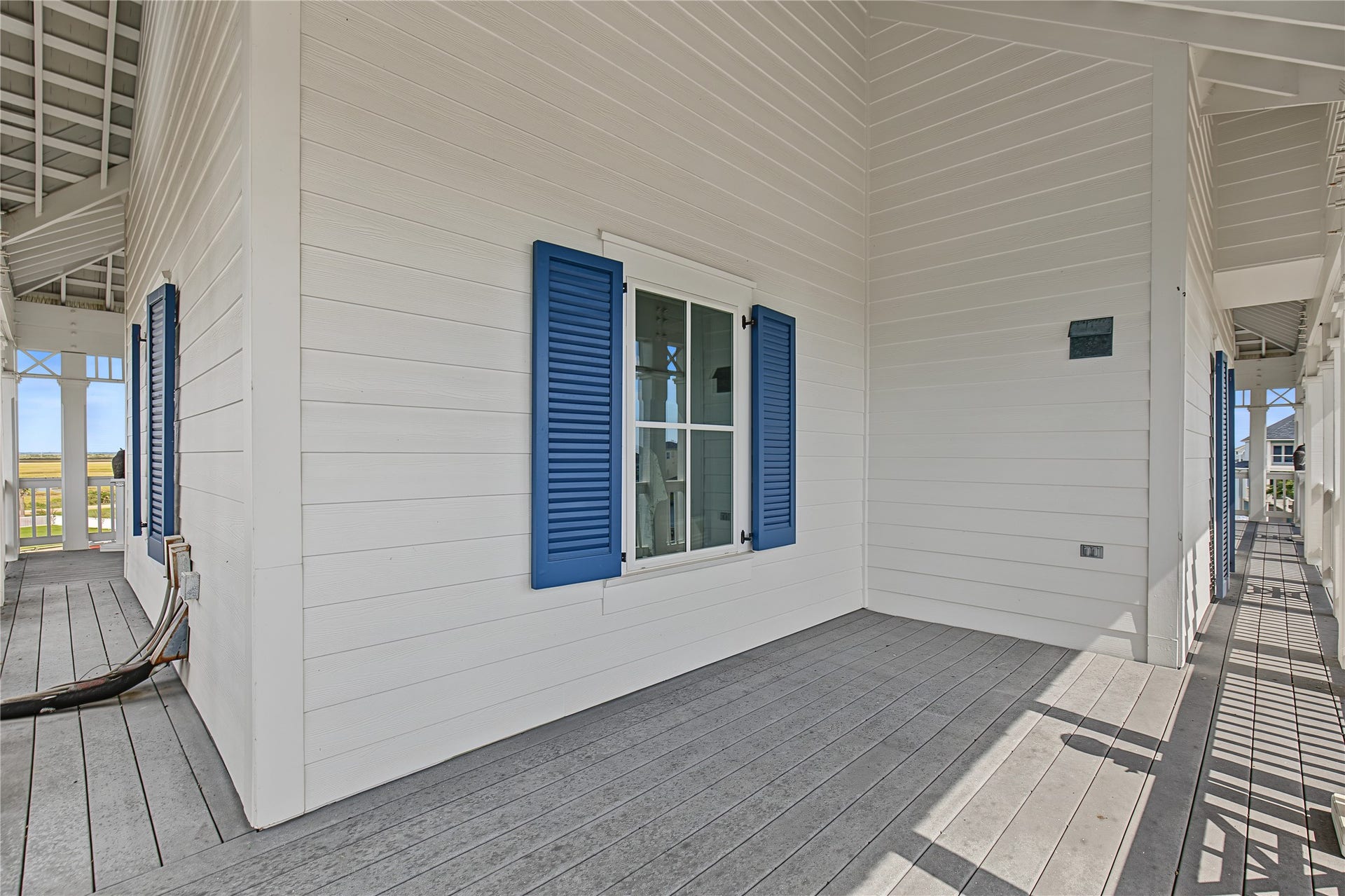 10 Islamorada, Hitchcock, TX 77563 10 Islamorada, Hitchcock, TX 77563