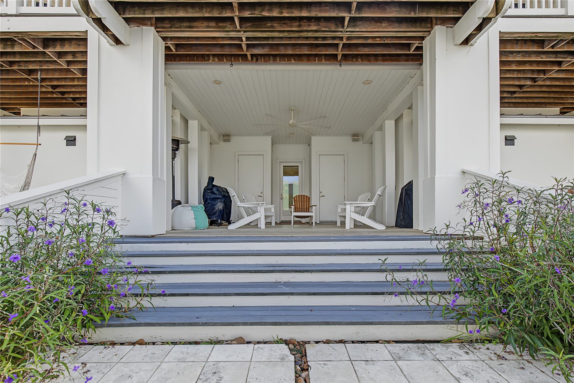 10 Islamorada, Hitchcock, TX 77563 10 Islamorada, Hitchcock, TX 77563