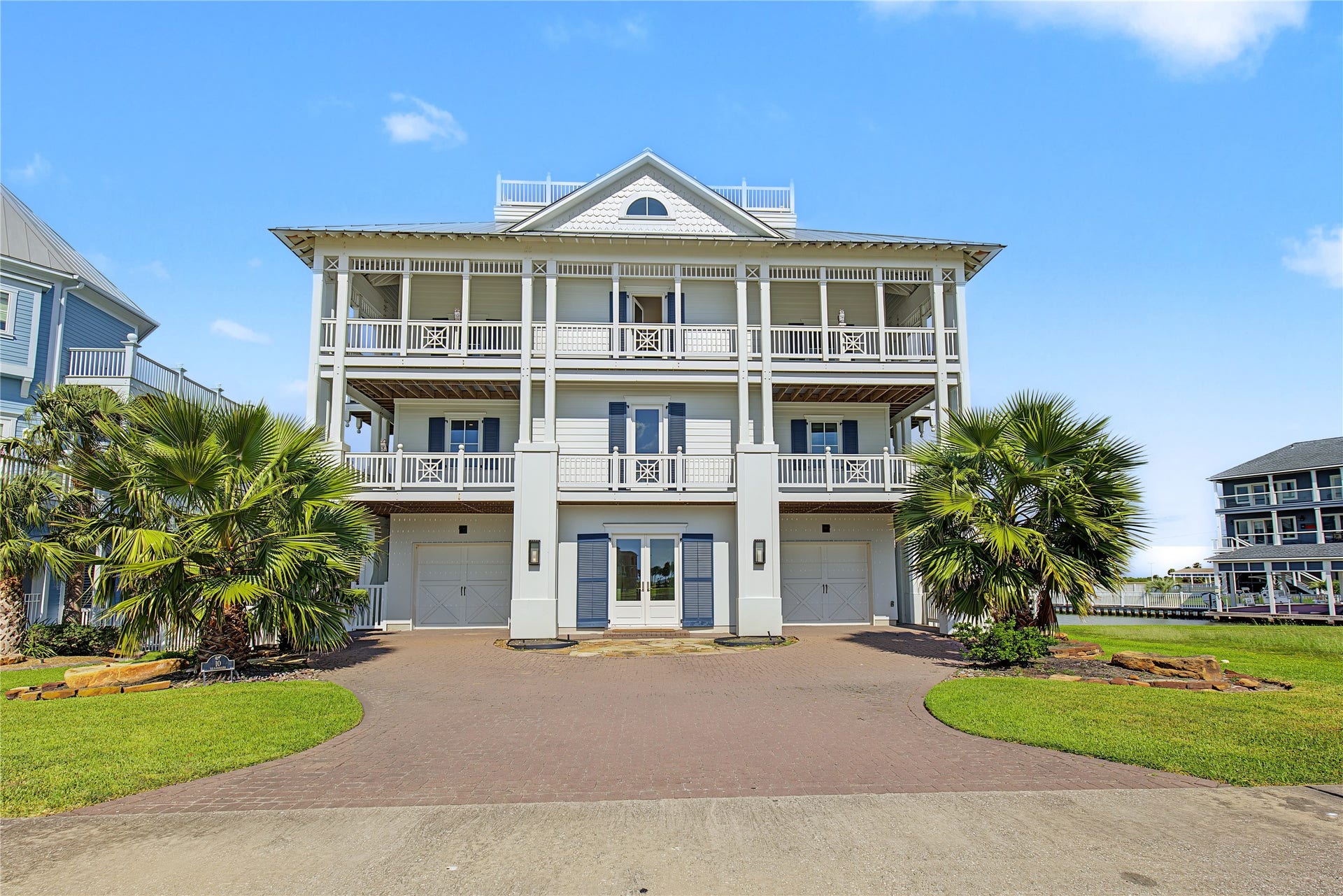 10 Islamorada, Hitchcock, TX 77563 10 Islamorada, Hitchcock, TX 77563