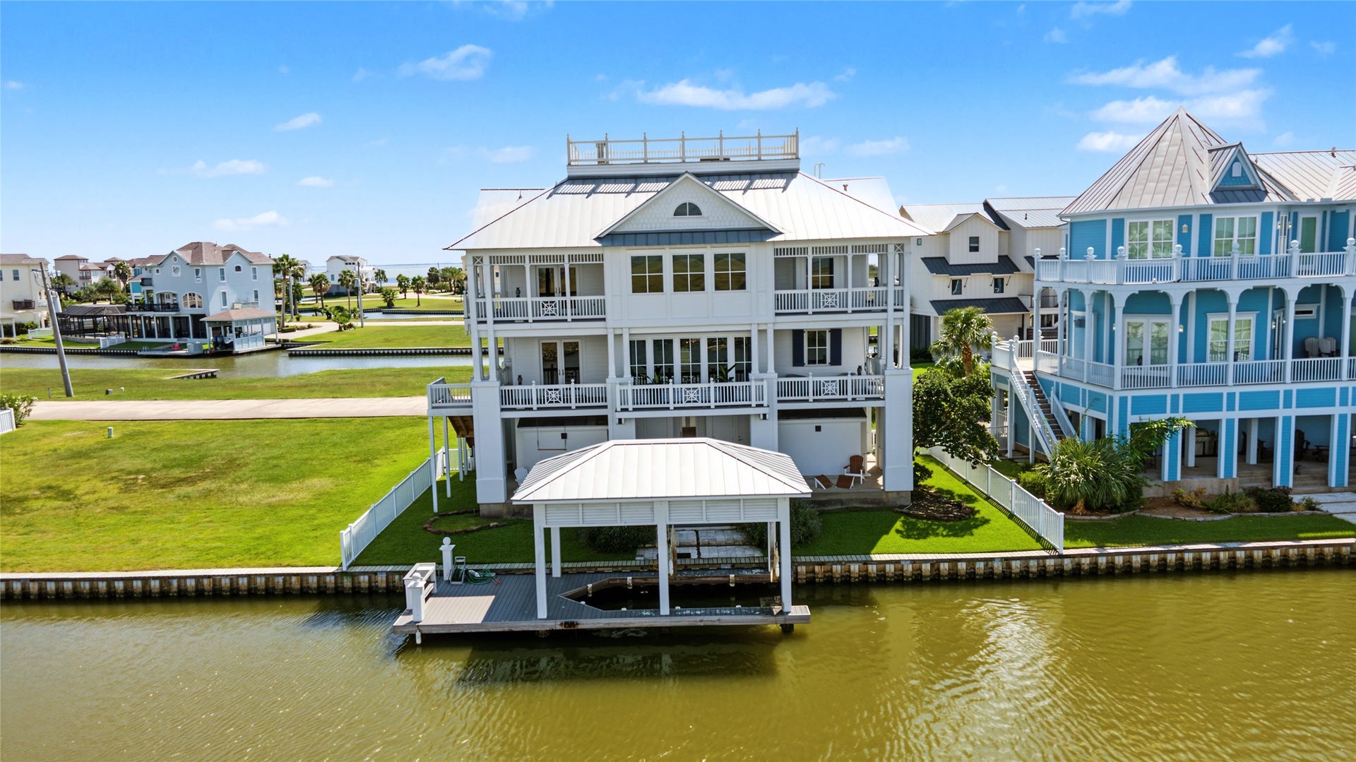 10 Islamorada, Hitchcock, TX 77563 10 Islamorada, Hitchcock, TX 77563