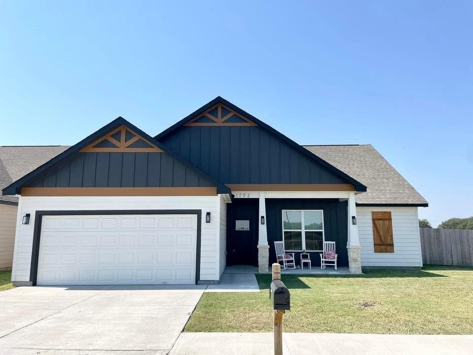 1702 Lantana Lane, El Campo, TX 77437 1702 Lantana Lane, El Campo, TX 77437