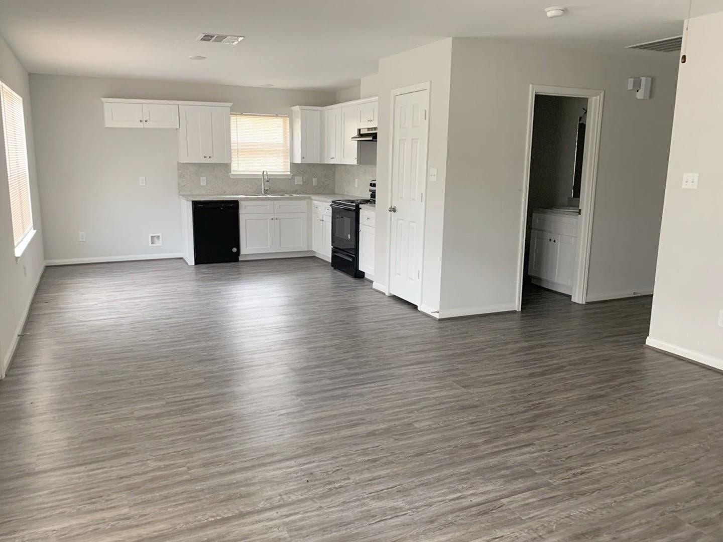 7801 Angus Street, Houston, TX 77028 7801 Angus Street, Houston, TX 77028