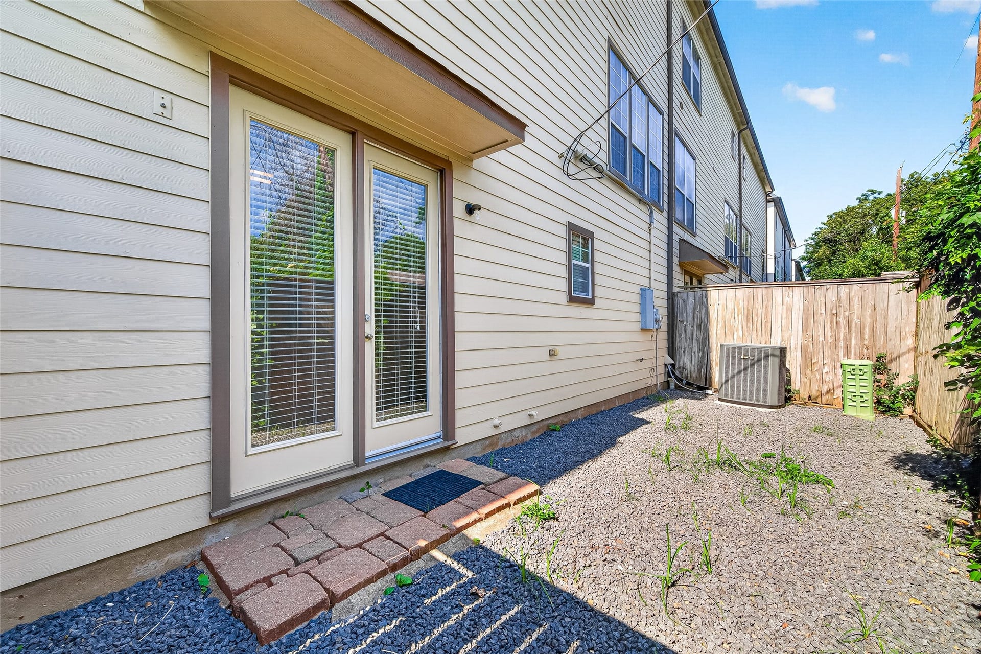 8810 Lakeshore Bend Drive, Houston, TX 77080 8810 Lakeshore Bend Drive, Houston, TX 77080