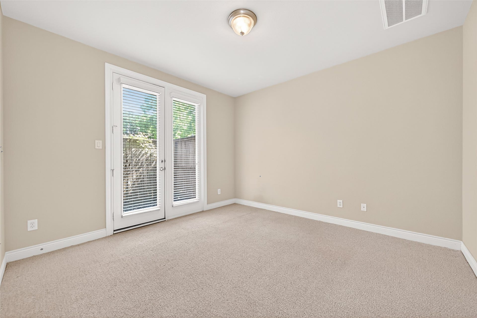 8810 Lakeshore Bend Drive, Houston, TX 77080 8810 Lakeshore Bend Drive, Houston, TX 77080