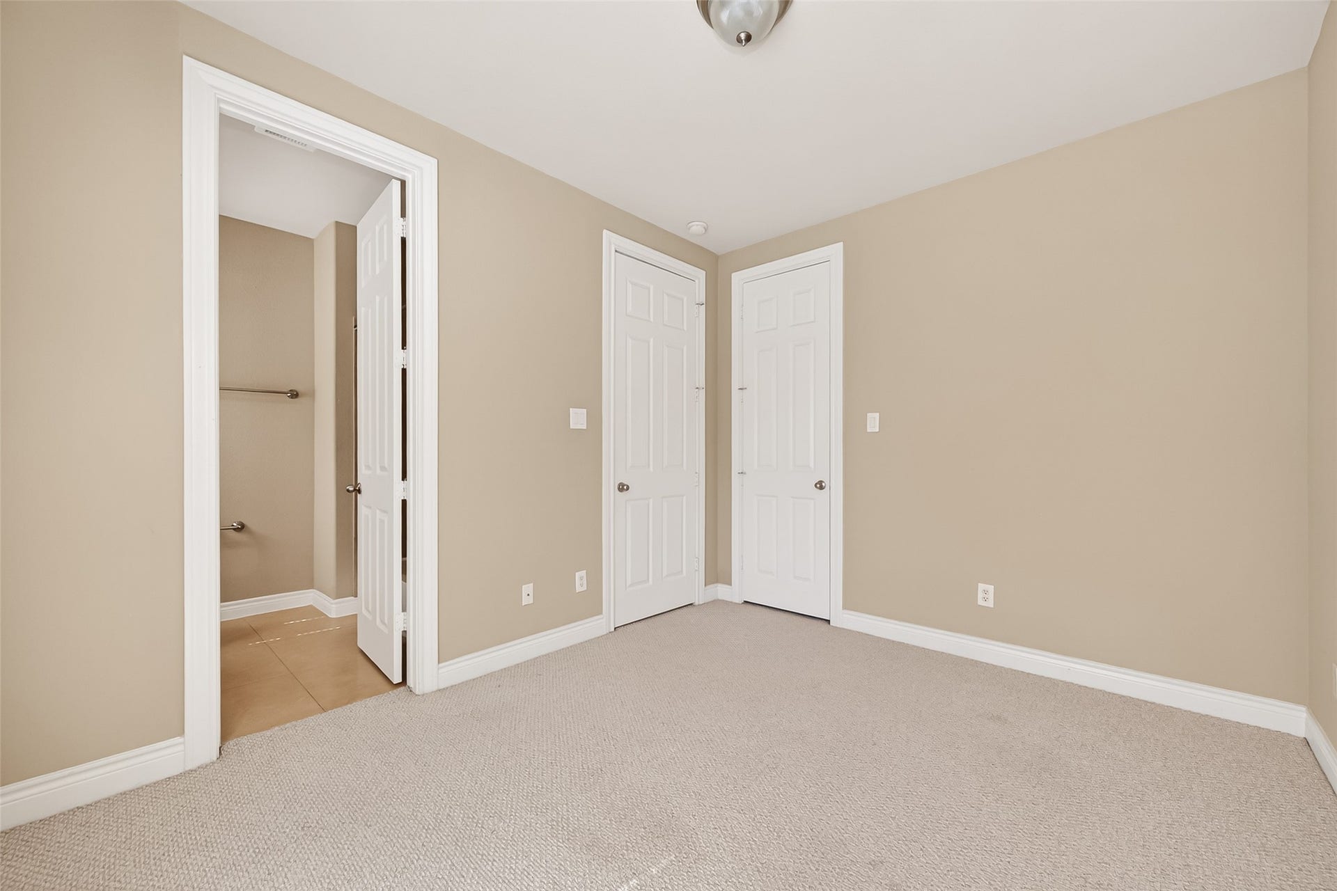 8810 Lakeshore Bend Drive, Houston, TX 77080 8810 Lakeshore Bend Drive, Houston, TX 77080