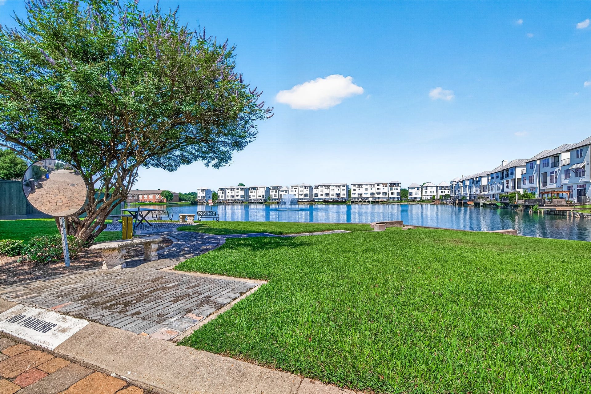 8810 Lakeshore Bend Drive, Houston, TX 77080 8810 Lakeshore Bend Drive, Houston, TX 77080