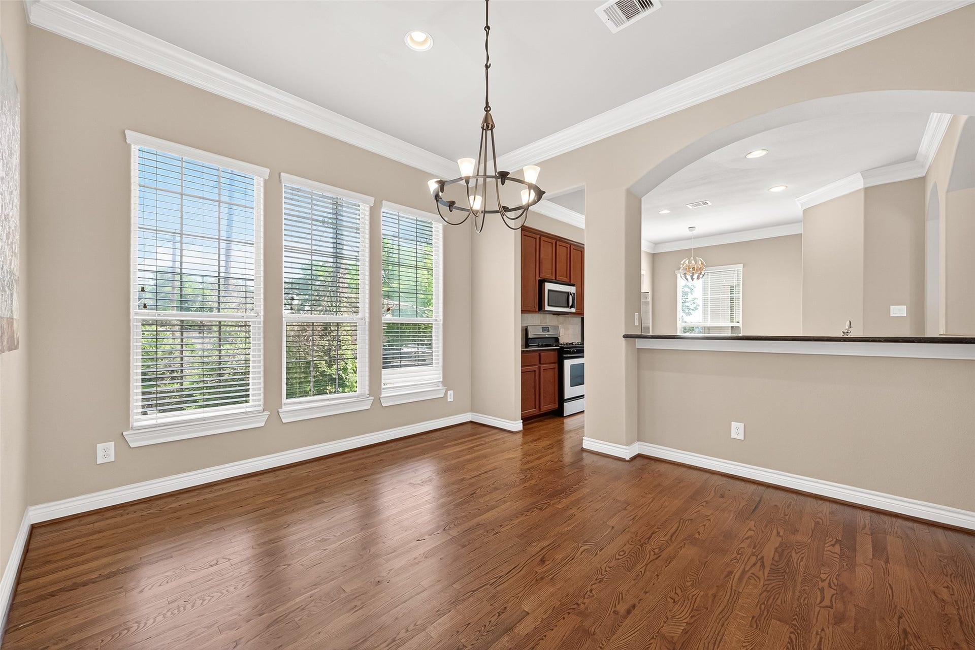 8810 Lakeshore Bend Drive, Houston, TX 77080 8810 Lakeshore Bend Drive, Houston, TX 77080
