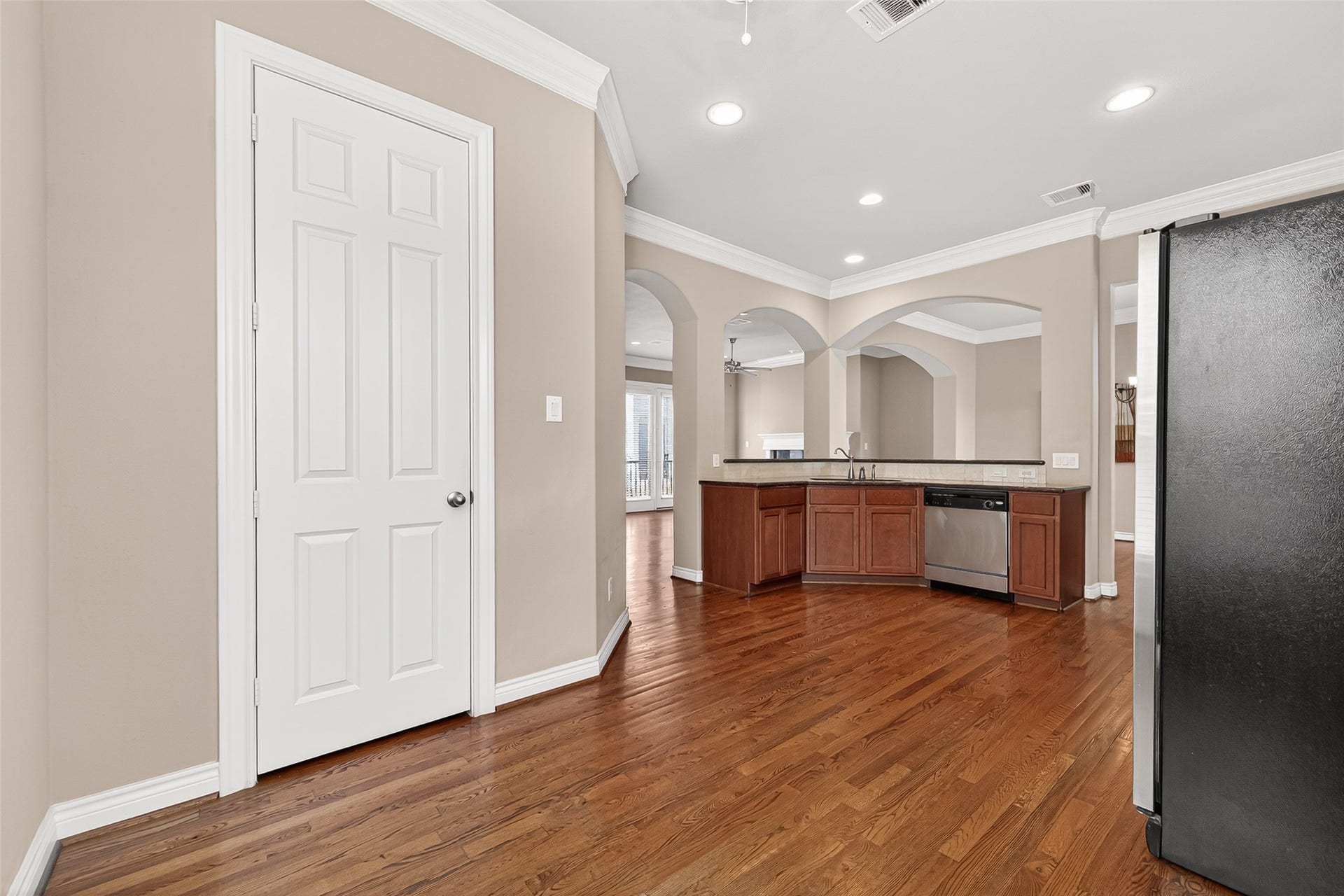 8810 Lakeshore Bend Drive, Houston, TX 77080 8810 Lakeshore Bend Drive, Houston, TX 77080
