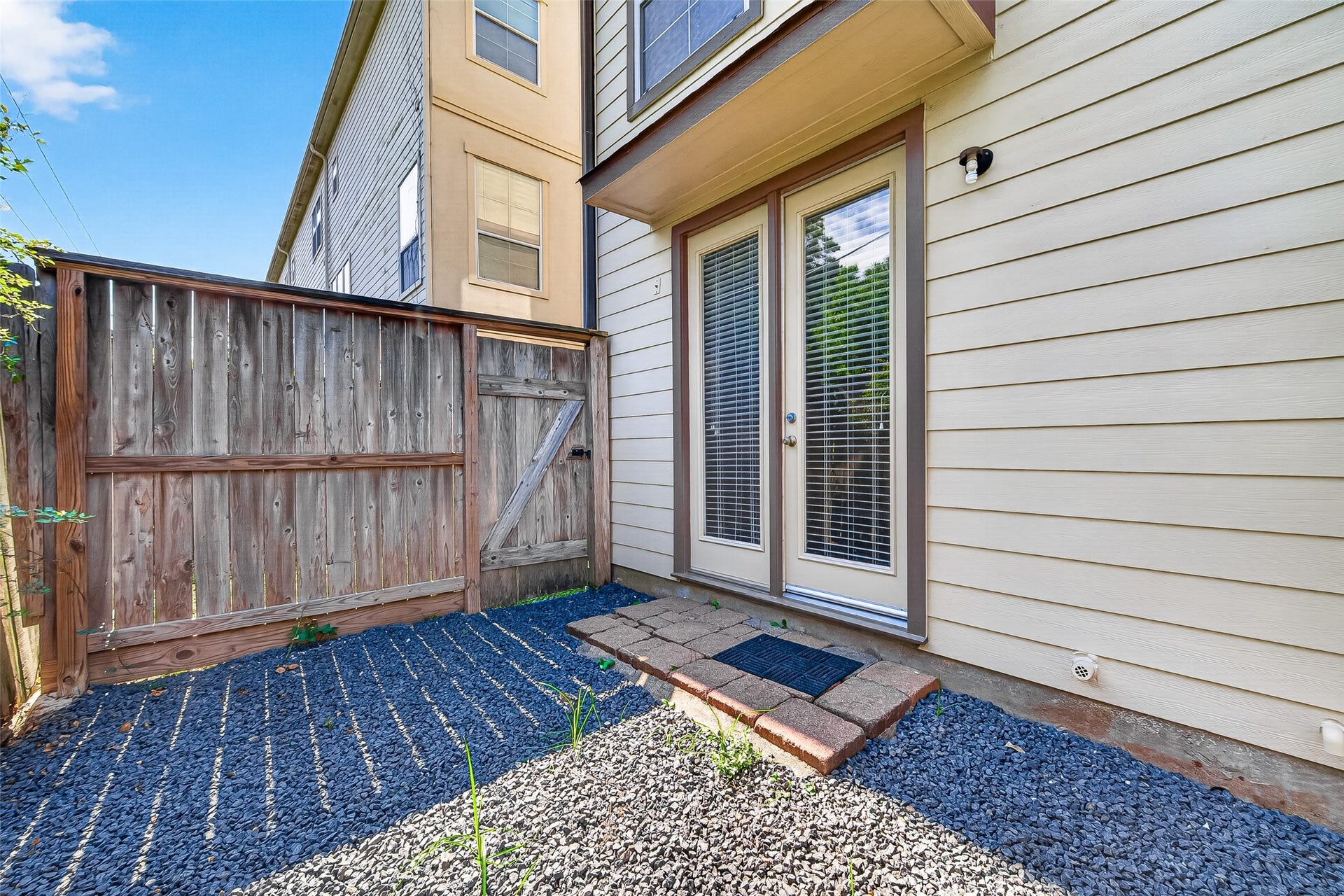 8810 Lakeshore Bend Drive, Houston, TX 77080 8810 Lakeshore Bend Drive, Houston, TX 77080