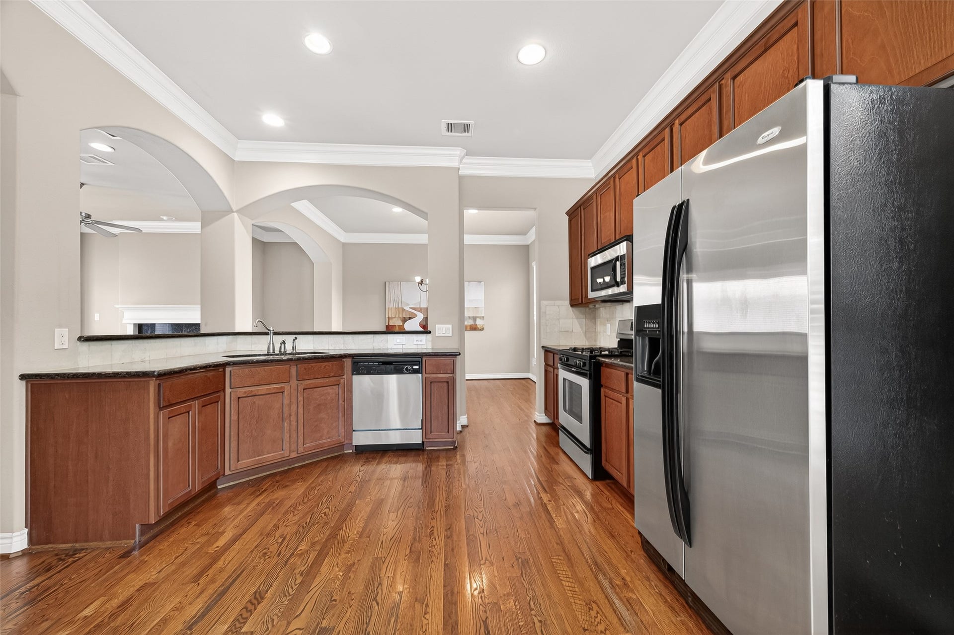 8810 Lakeshore Bend Drive, Houston, TX 77080 8810 Lakeshore Bend Drive, Houston, TX 77080