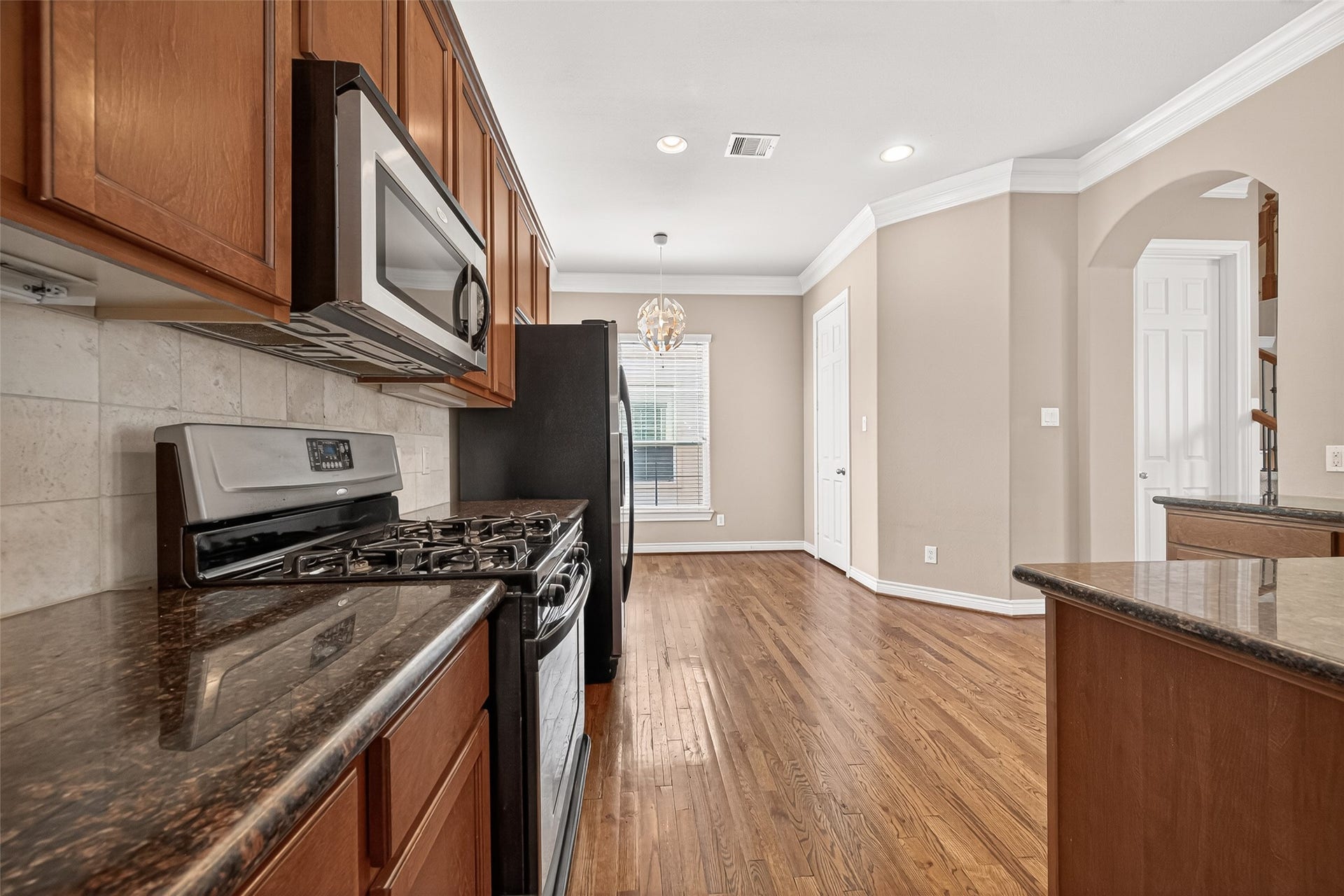 8810 Lakeshore Bend Drive, Houston, TX 77080 8810 Lakeshore Bend Drive, Houston, TX 77080