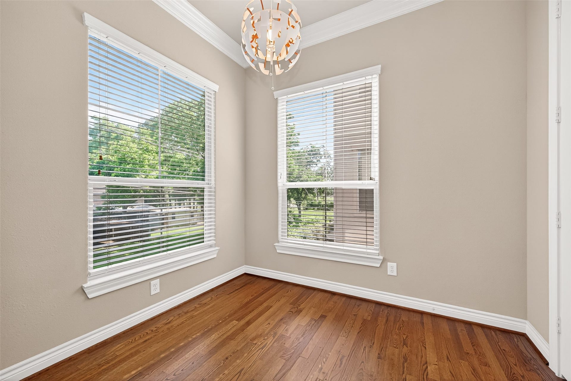 8810 Lakeshore Bend Drive, Houston, TX 77080 8810 Lakeshore Bend Drive, Houston, TX 77080