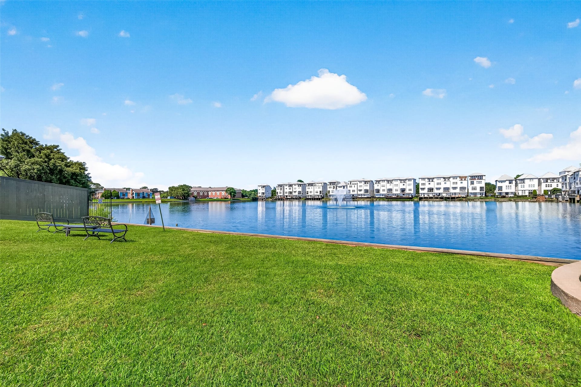 8810 Lakeshore Bend Drive, Houston, TX 77080 8810 Lakeshore Bend Drive, Houston, TX 77080