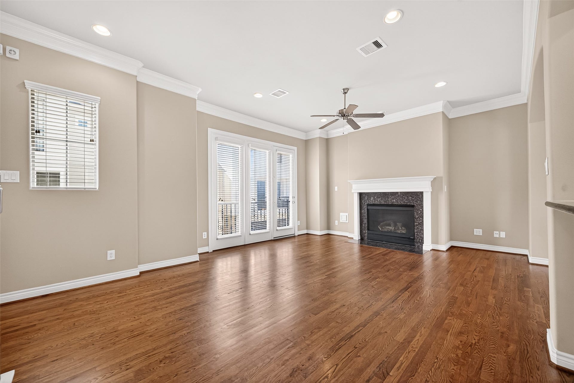 8810 Lakeshore Bend Drive, Houston, TX 77080 8810 Lakeshore Bend Drive, Houston, TX 77080