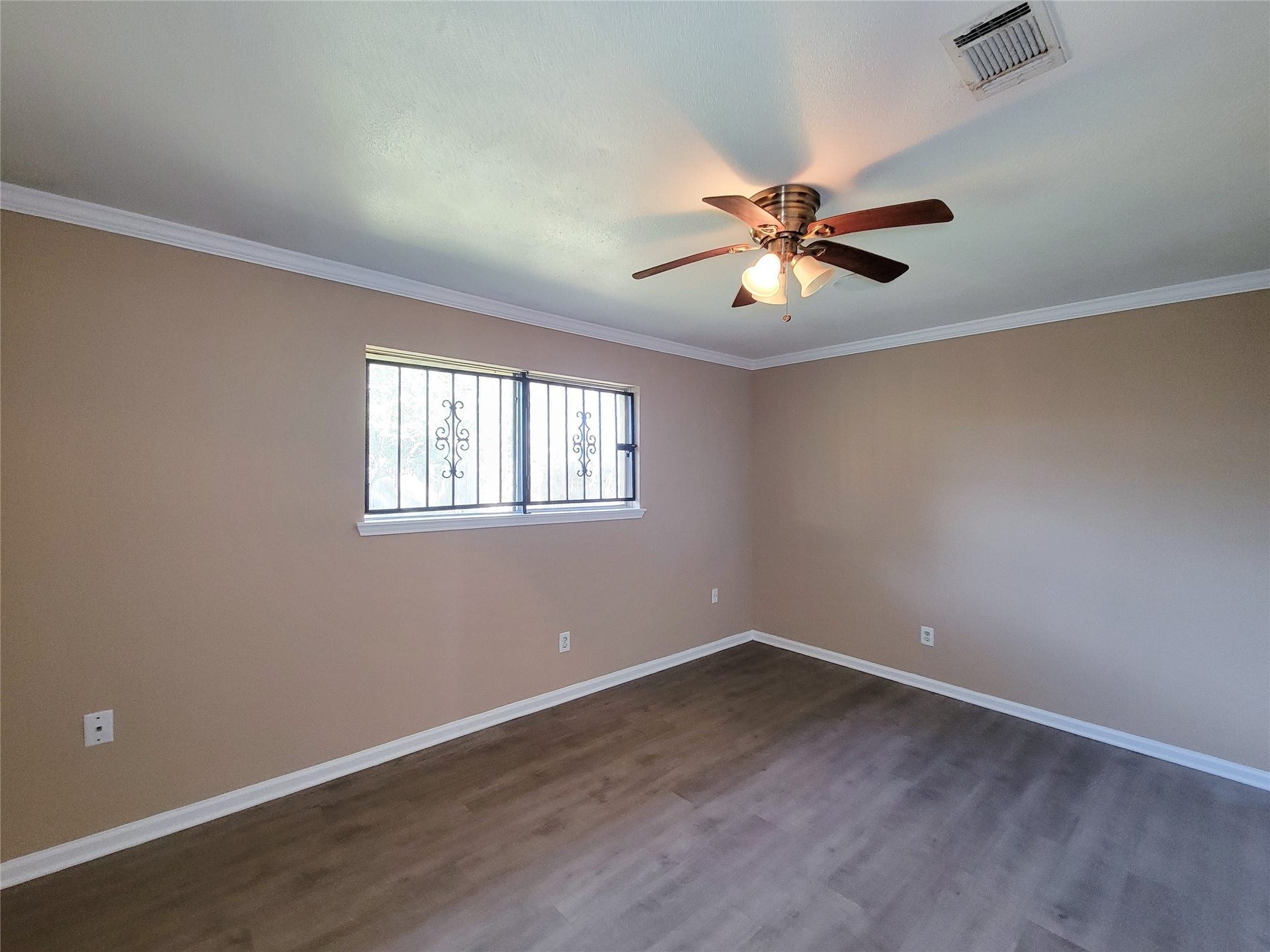 6606 Laughlin Drive, Houston, TX 77489