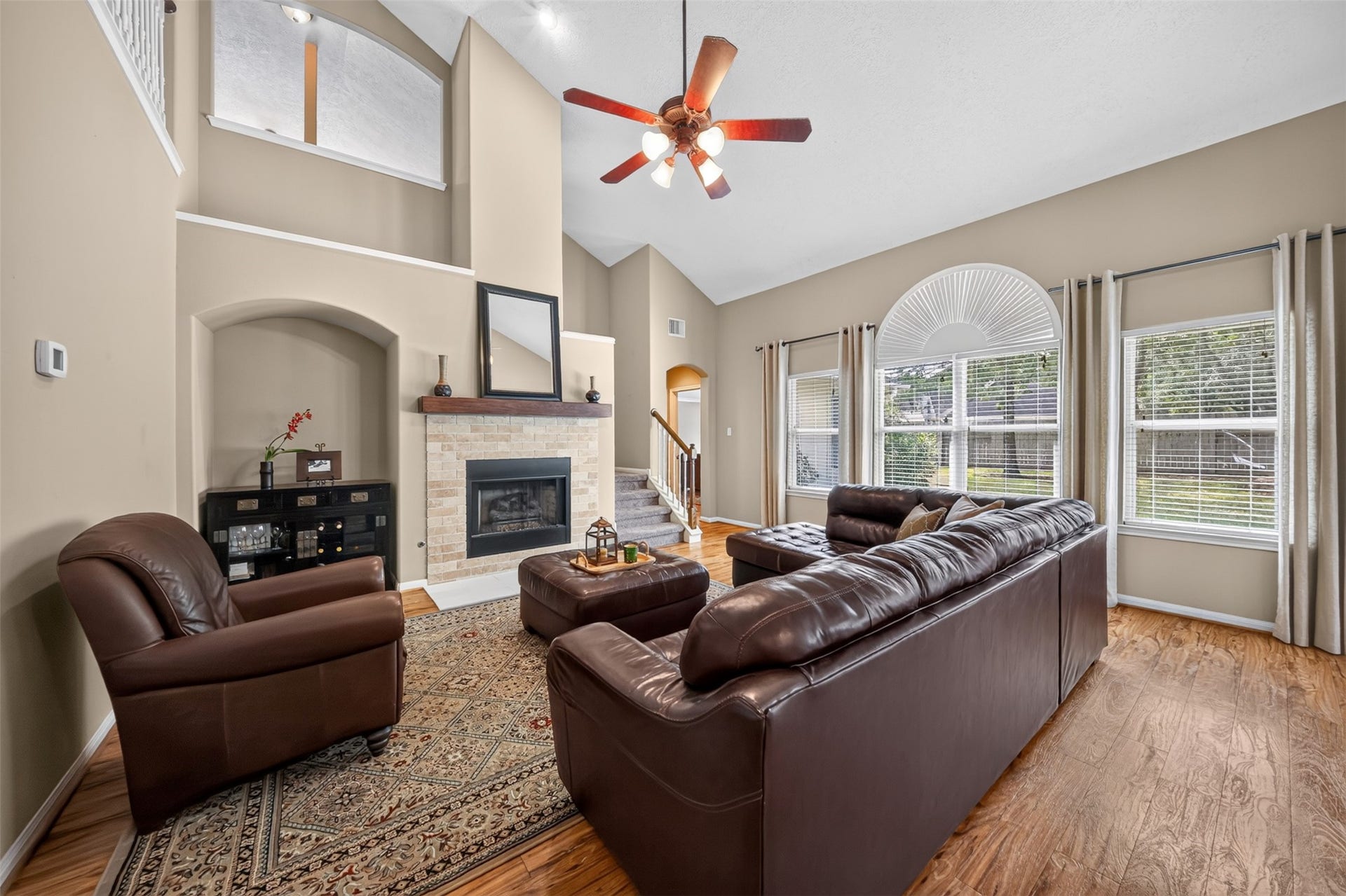 127 N Hawthorne Hollow Circle, The Woodlands, TX 77384 127 N Hawthorne Hollow Circle, The Woodlands, TX 77384
