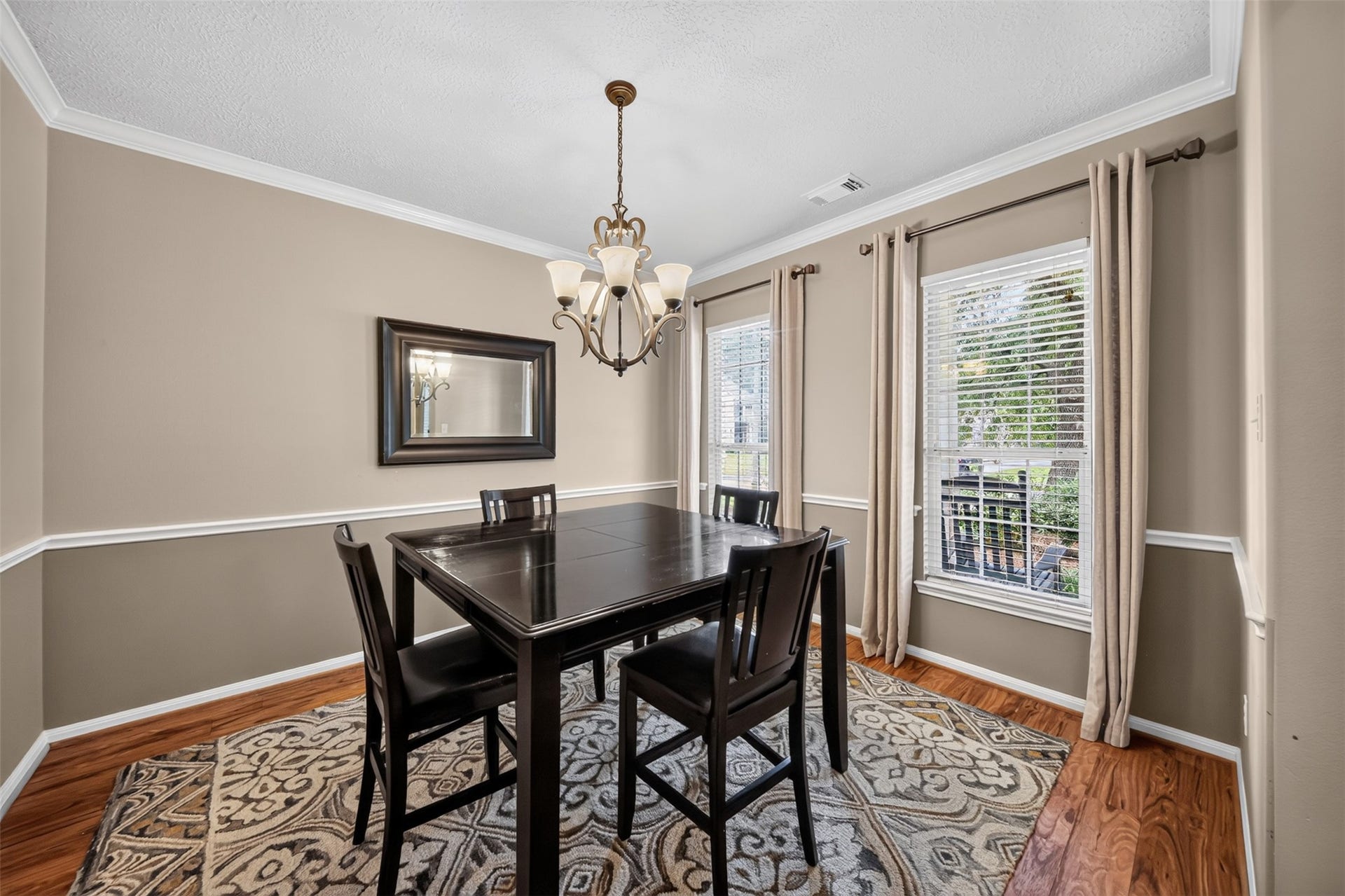 127 N Hawthorne Hollow Circle, The Woodlands, TX 77384 Dining room