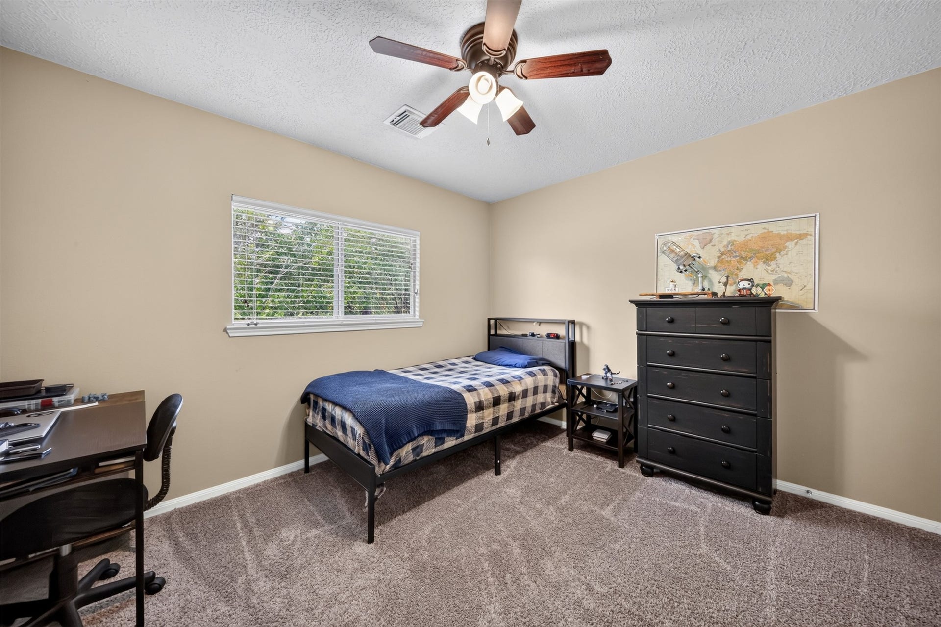 127 N Hawthorne Hollow Circle, The Woodlands, TX 77384 Secondary Bedroom upstairs.