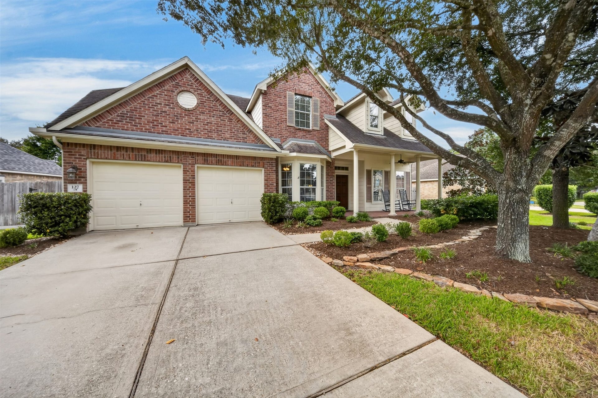 127 N Hawthorne Hollow Circle, The Woodlands, TX 77384 127 N Hawthorne Hollow Circle, The Woodlands, TX 77384