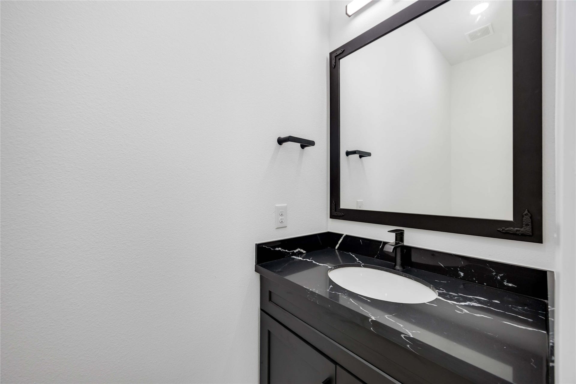 3020 Retta Street, Houston, TX 77026 3020 Retta Street, Houston, TX 77026