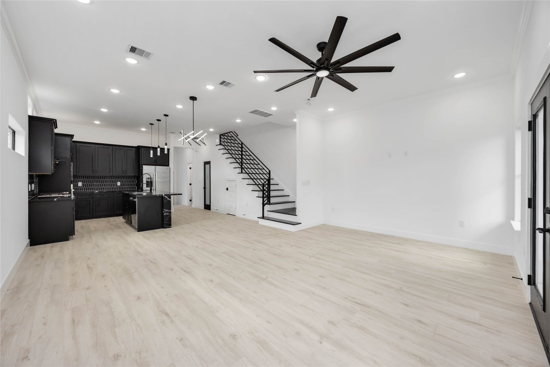3020 Retta Street, Houston, TX 77026 3020 Retta Street, Houston, TX 77026