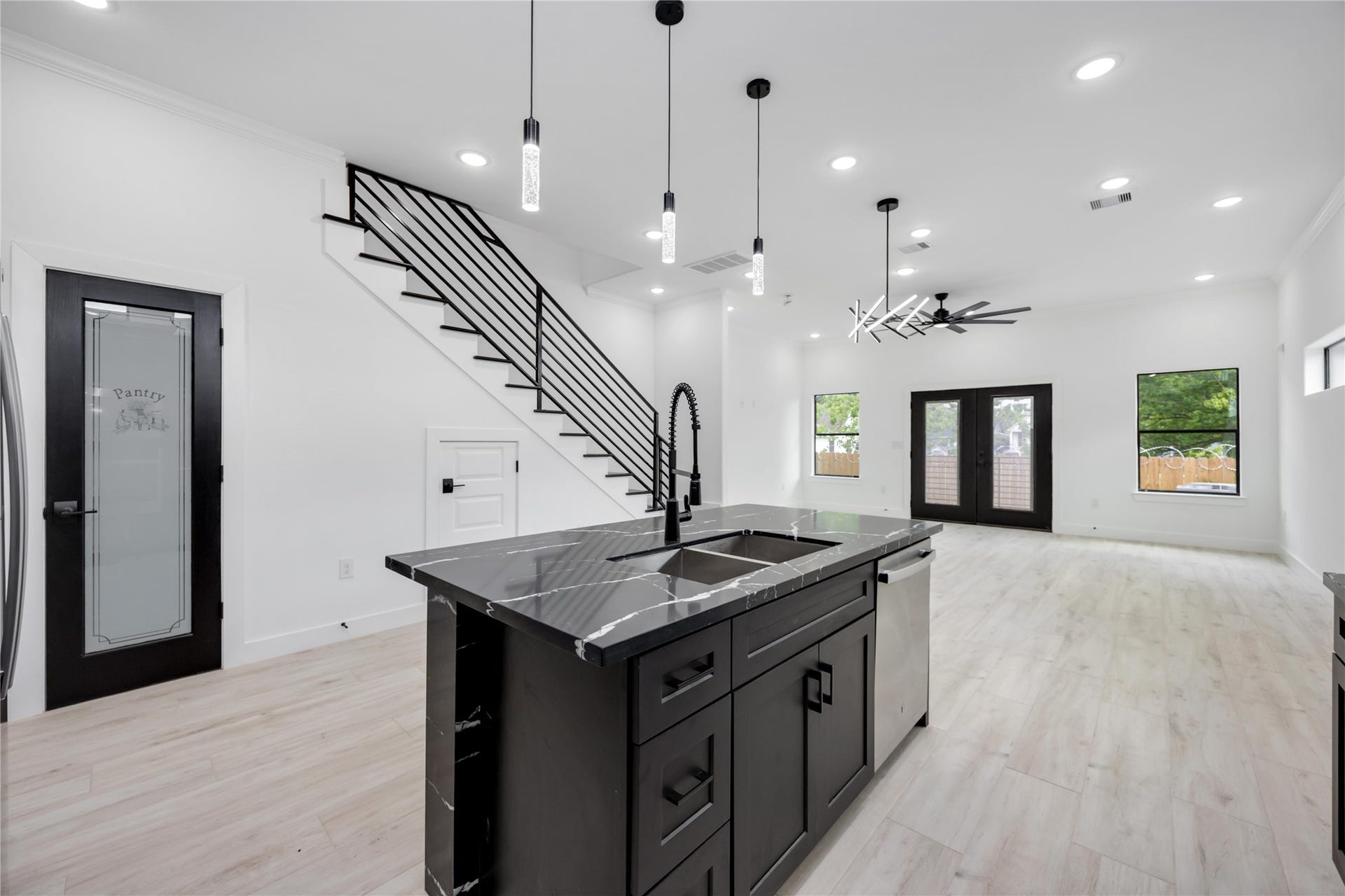 3020 Retta Street, Houston, TX 77026 3020 Retta Street, Houston, TX 77026