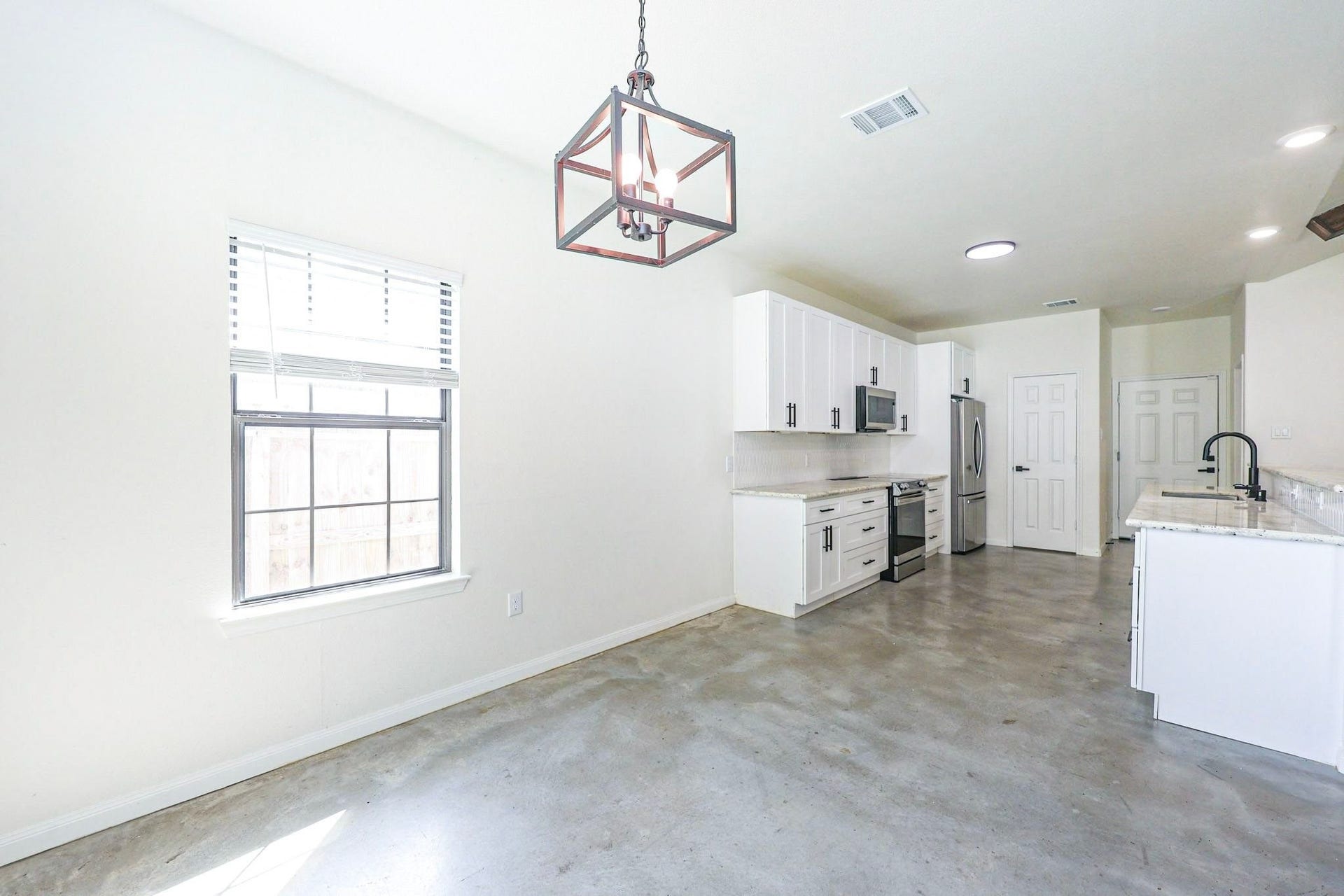 707 Magnolia Point Drive, Huffman, TX 77336 707 Magnolia Point Drive, Huffman, TX 77336