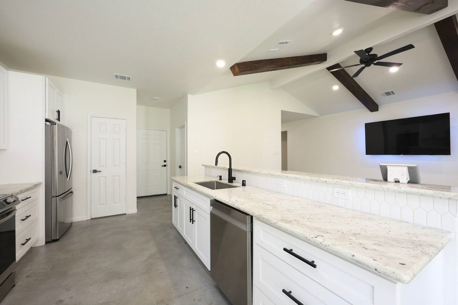 707 Magnolia Point Drive, Huffman, TX 77336 707 Magnolia Point Drive, Huffman, TX 77336