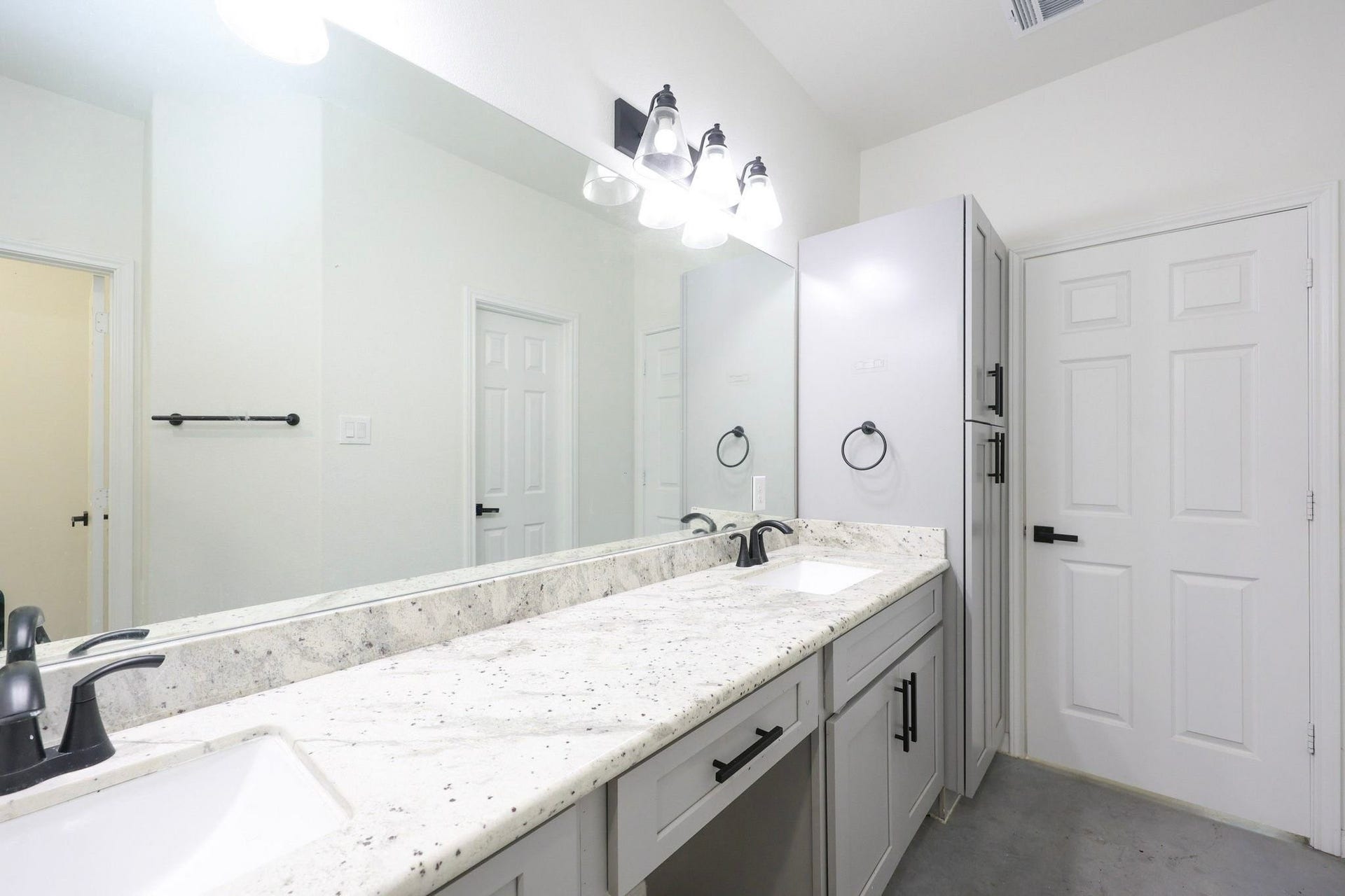 707 Magnolia Point Drive, Huffman, TX 77336 707 Magnolia Point Drive, Huffman, TX 77336