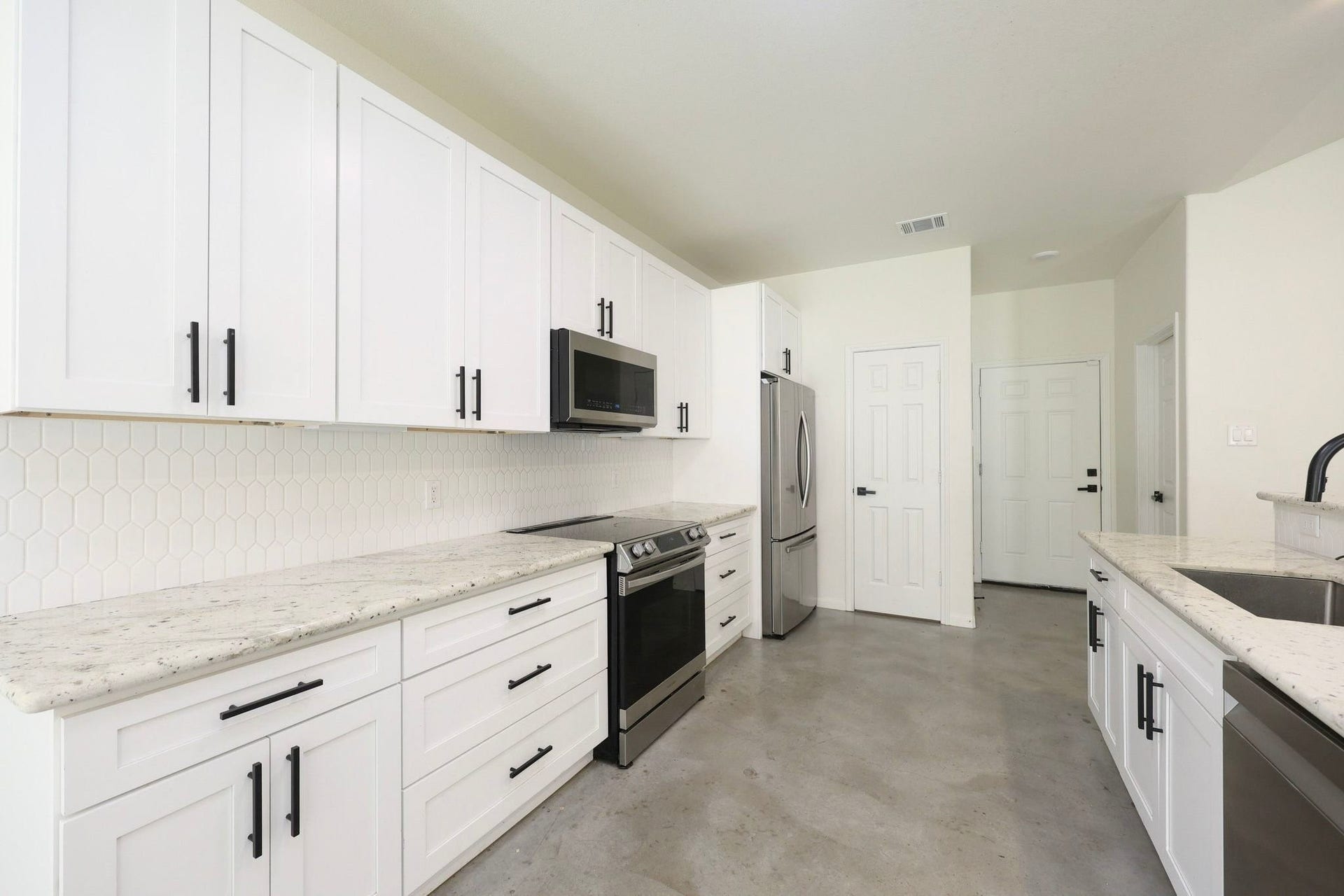 707 Magnolia Point Drive, Huffman, TX 77336 707 Magnolia Point Drive, Huffman, TX 77336