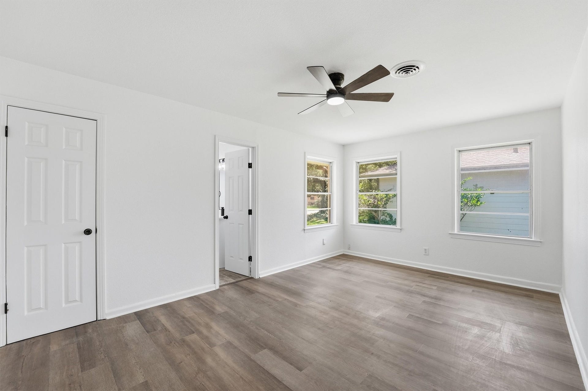 5002 Live Oak Drive, Texas City, TX 77591 5002 Live Oak Drive, Texas City, TX 77591