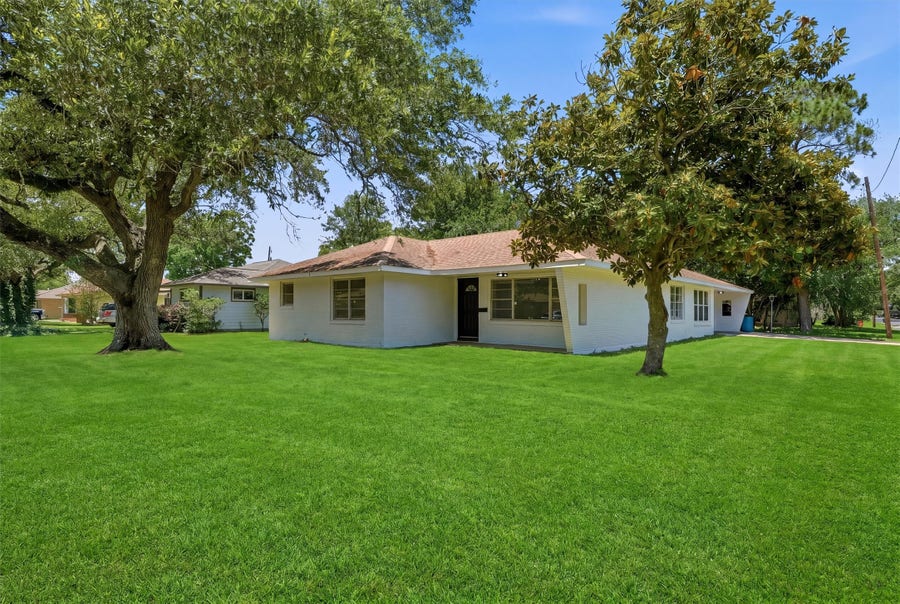Property photo for 5002 Live Oak Drive, Texas City, TX