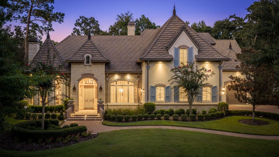 Property photo for 26 N Palmiera Circle, The Woodlands, TX