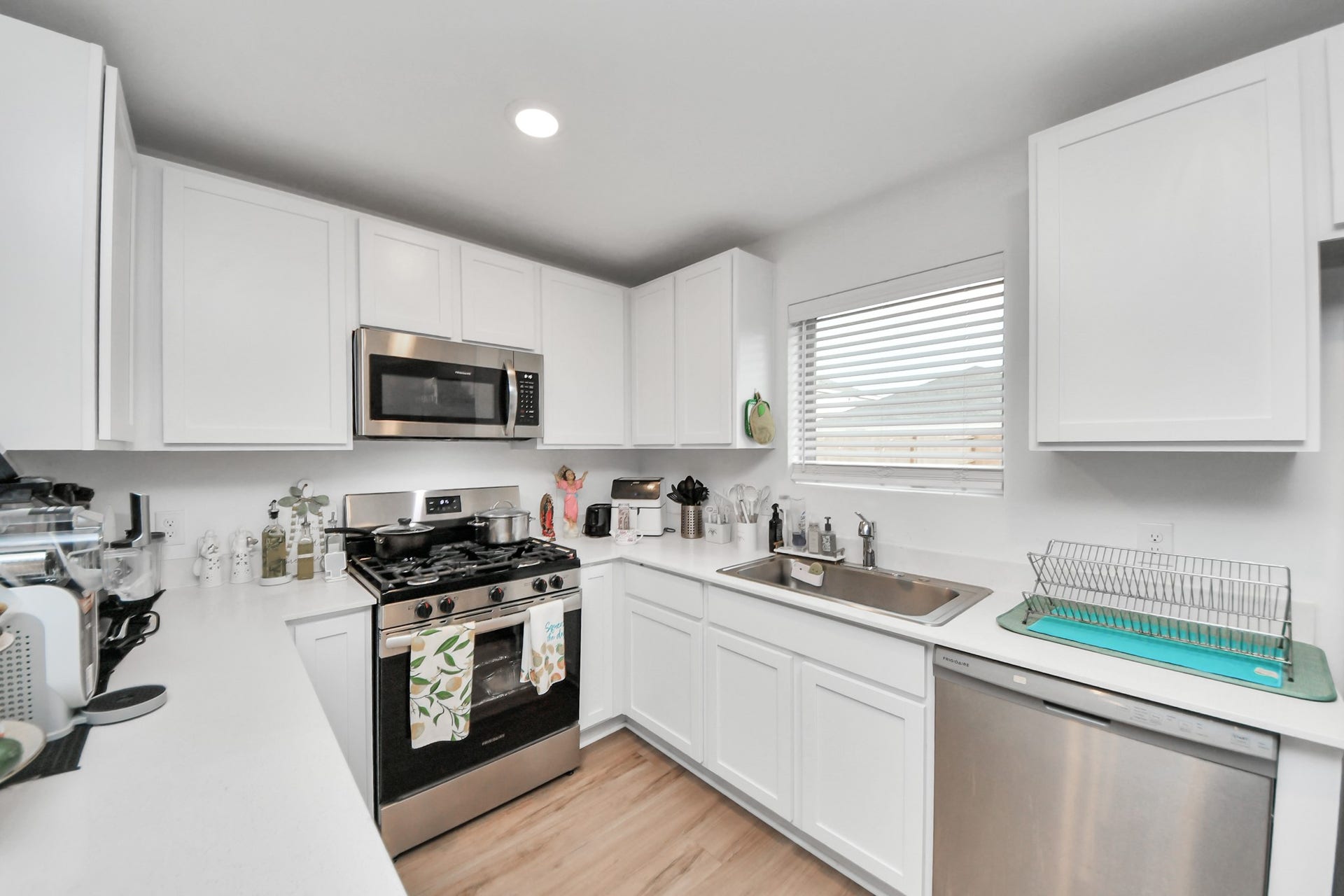 3016 Courtney Coral Lane, Katy, TX 77493 3016 Courtney Coral Lane, Katy, TX 77493